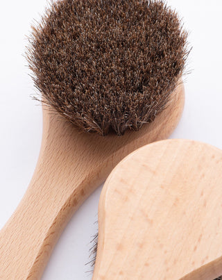 Brosse ronde de massage et de nettoyage du visage No. 15 en crin de cheval HHUUMM