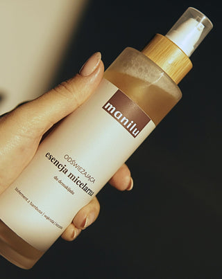 Essence micellaire rafraîchissante pour le démaquillage, apaisant les irritations avec le D-panthénol Manilu