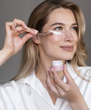 Crème de nuit pour les yeux avec huile de chanvre bio et spatule de massage Slaap