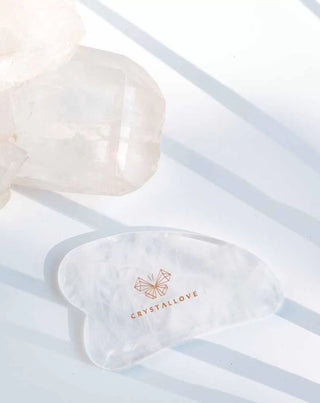 Plaque de massage du visage gua sha en cristal de montagne aux propriétés purifiantes Crystallove - 2