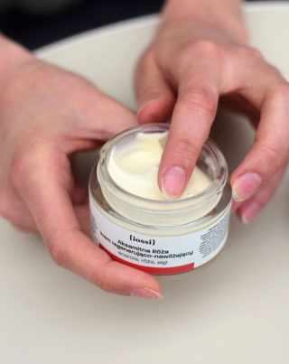 Crème de jour et de nuit à la rose sauvage et à l'acérola Rose de velours Iossi