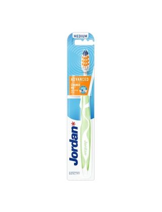 Brosse à dents Advanced Medium à poils spéciaux pour adultes Jordan