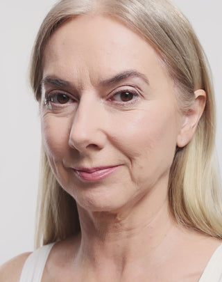 Blush en stick au beurre de karité et à l'huile de ricin pour les femmes de plus de 50 ans Aggie - 4