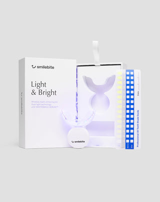Kit de blanchiment des dents avec une lampe et un gel de blanchiment Light & Bright Smilebite