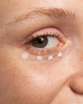 Crème yeux hydratante anti-rides et anti-cernes Nutridome, à l’extrait de perle
