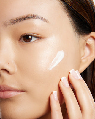 Crème visage de jour légère à la spiruline et aux huiles naturelles pour tous les types de peau Uddo - 2