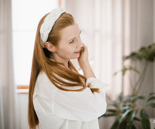 Bandeau en coton biologique blanc pour le soin et le complément de la coiffure Ovium - 2