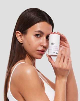 Crème légère anti-photo-âge Mais d'abord, la crème solaire SPF 50+ Veoli Botanica - 3