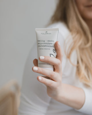 Masque de gommage purifiant et éclaircissant à base de thé Matcha Polemika - 2