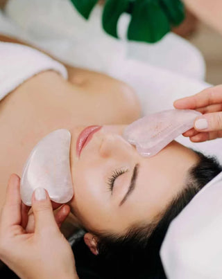 Plaque de massage du visage gua sha en quartz rose, pierre d'amour Crystallove - 2