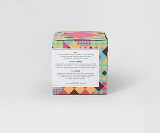 Bougie de soja au parfum de macarons français dans un récipient en céramique Mys
