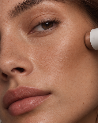 Bronzer en stick pour le visage effet bronzé naturel et contouring précis Praline Nutridome
