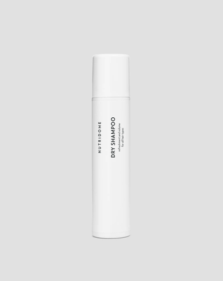 Shampoing sec Nutridome pour cheveux foncés redonne de la fraîcheur et du volume - 1