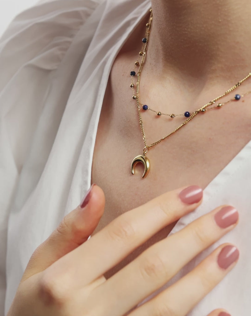 Collier en pierre naturelle lapis lazuli plaqué or avec croissant de lune Mys6