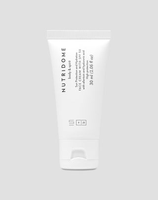 Crème hydratante pour le visage SPF 50 à l'allantoïne et à l'acide hyaluronique de Nutridome - 1