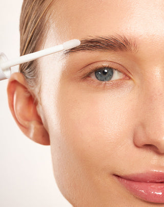 Soin épaississant et fortifiant à l’extrait de thé vert pour les sourcils Nutridome - 2