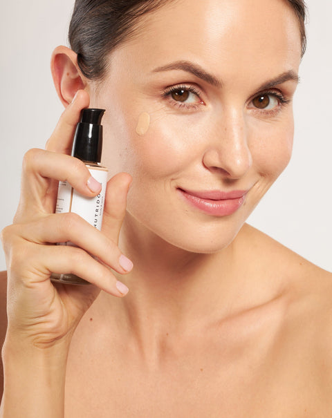 Maquillage du visage - cosmétiques