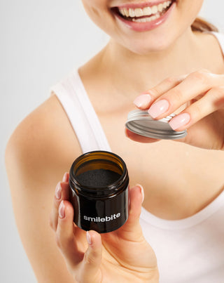 Poudre Smilebite blanchiment dentaire au charbon coco