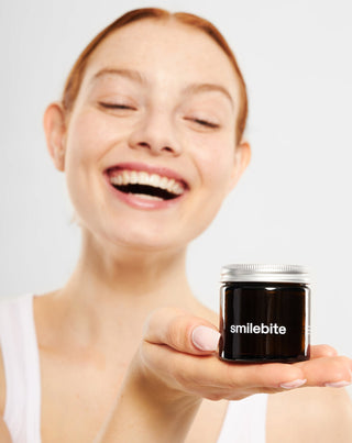 Poudre Smilebite blanchiment dentaire au charbon coco