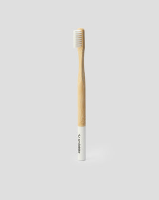 Brosse à dents en bambou, poils blancs en nylon adaptée aux végétaliens - Smilebite