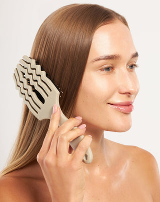 Brosse à cheveux en poils naturels gris taupe Nutridome - 2