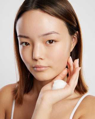 Mousse nettoyante visage avec spiruline et huile Tsubaki Uddo - 2